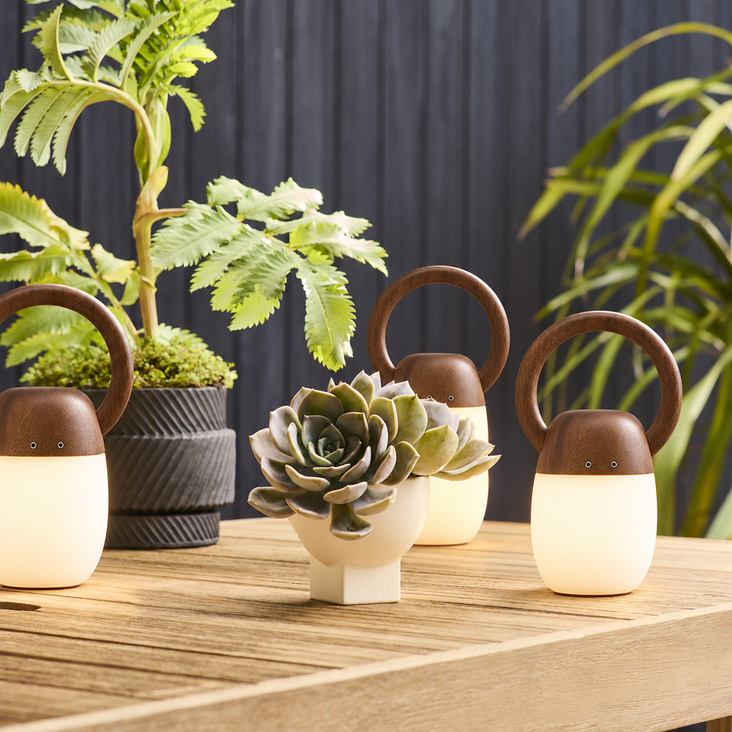 Serene Statue Table Lamp