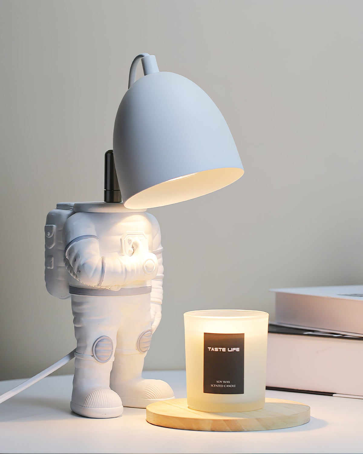 Astronaut Candle Warmer Lamp — product view 3