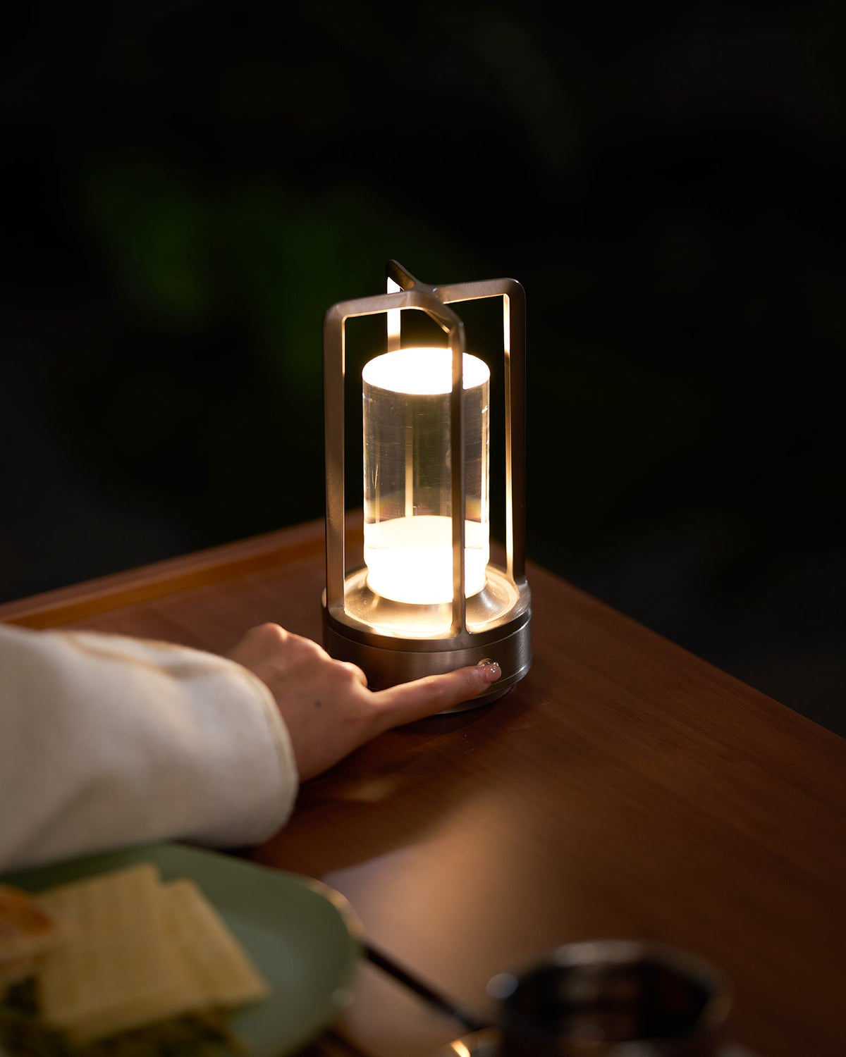 Aura Gleam Table Lamp (built-in battery) — product view 16