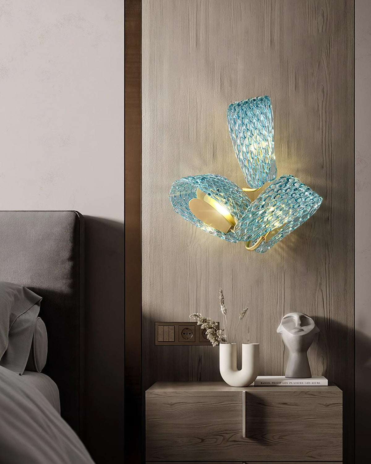 Blue Ribbon Glass Wall Lamp — product view 7