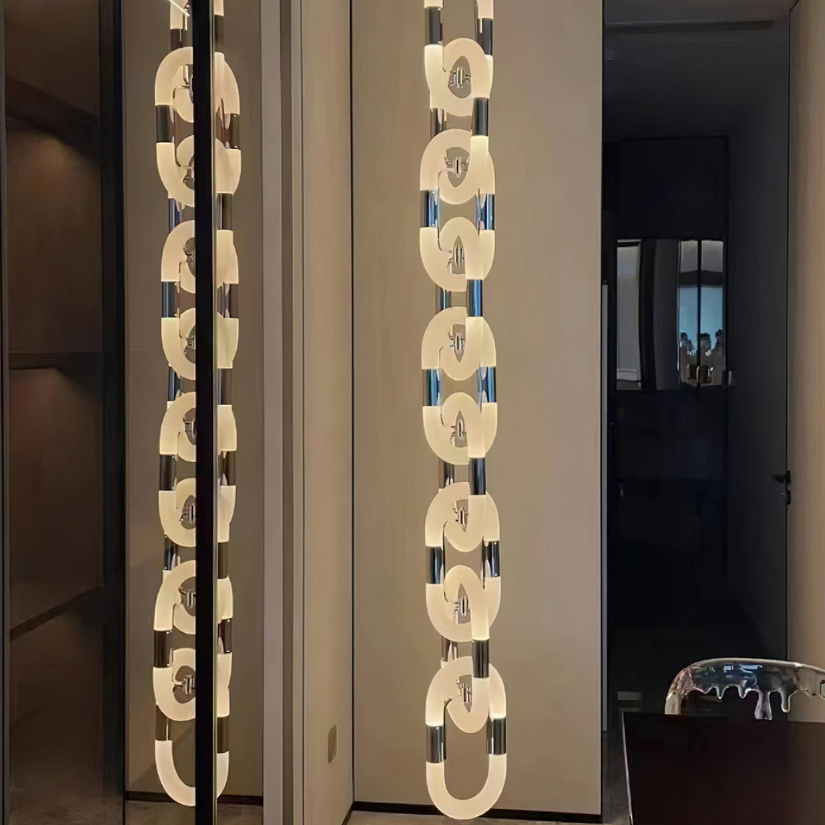Catena Chain Acrylic Pendant Lamp — product view 4