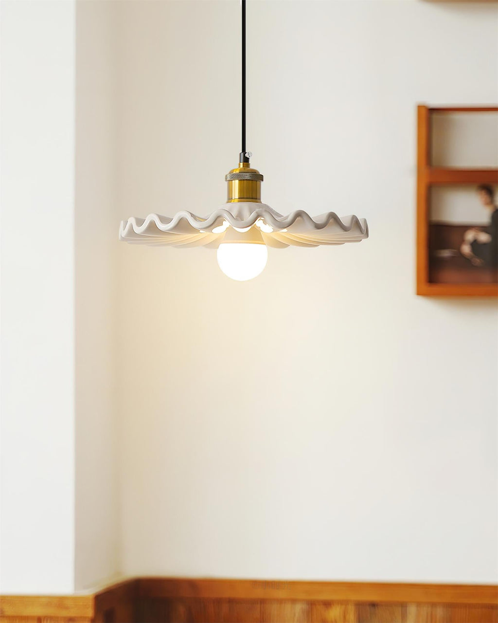 Corolla Metal Pendant Lamp — product view 4