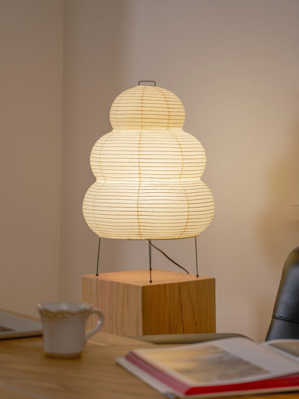 Akari 1A 24A Washi Lantern Table Lamp
