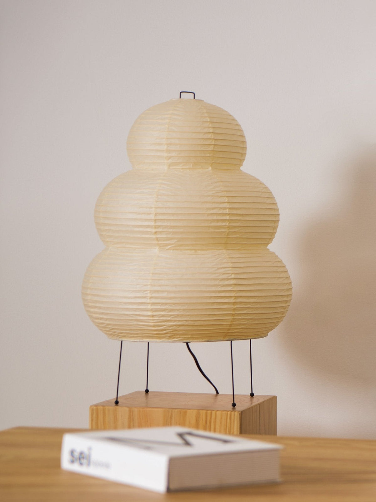 Akari 1A 24A Washi Lantern Table Lamp