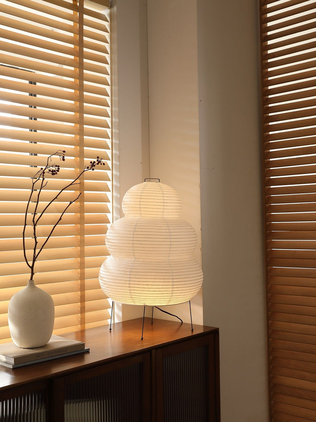 Akari 1A 24A Washi Lantern Table Lamp