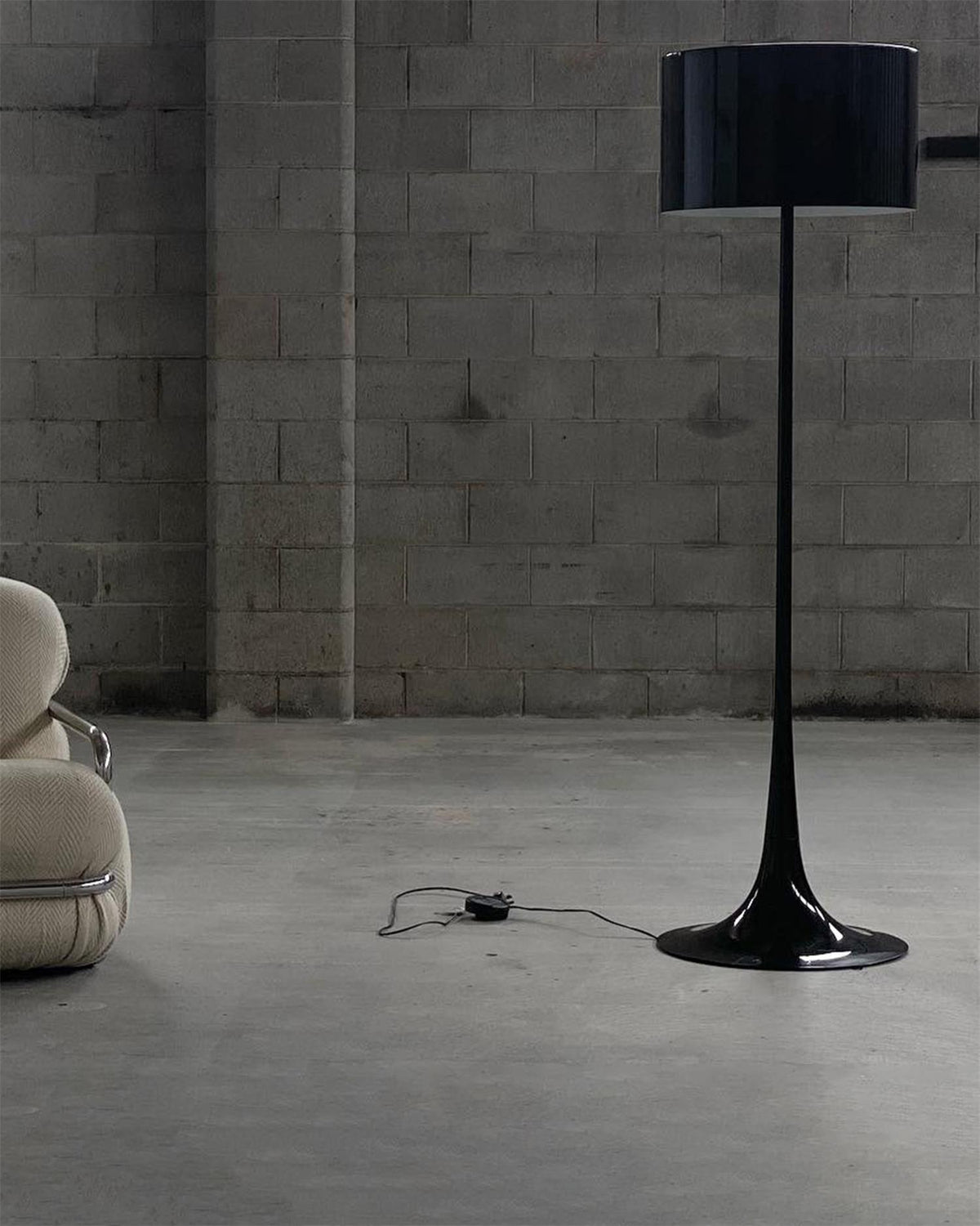 Silhouette Metal Floor Lamp — product view 4