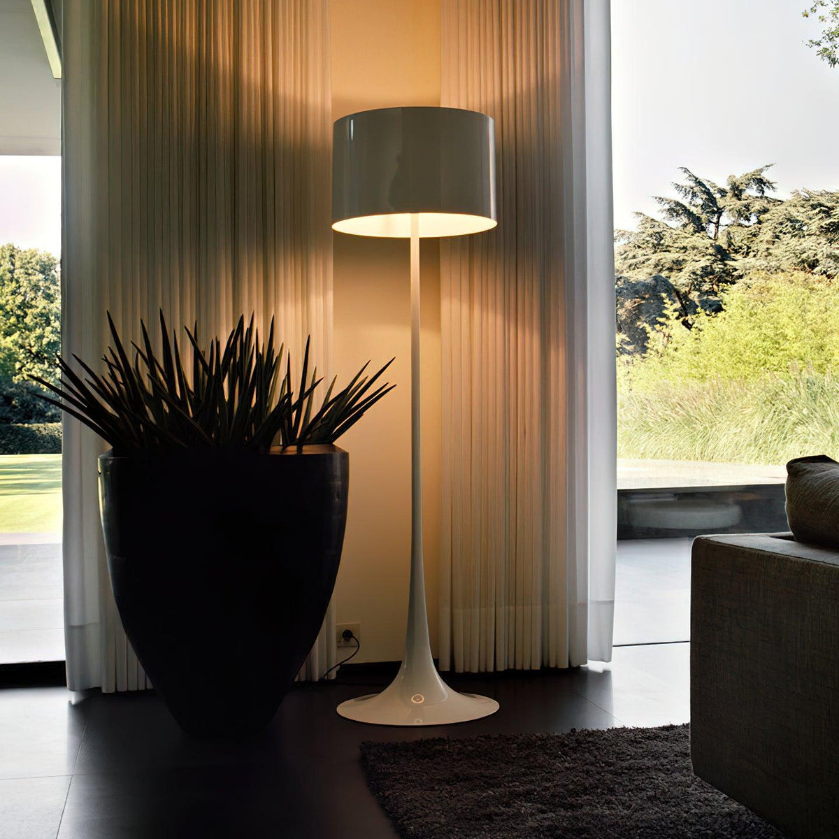 Silhouette Metal Floor Lamp — product view 6