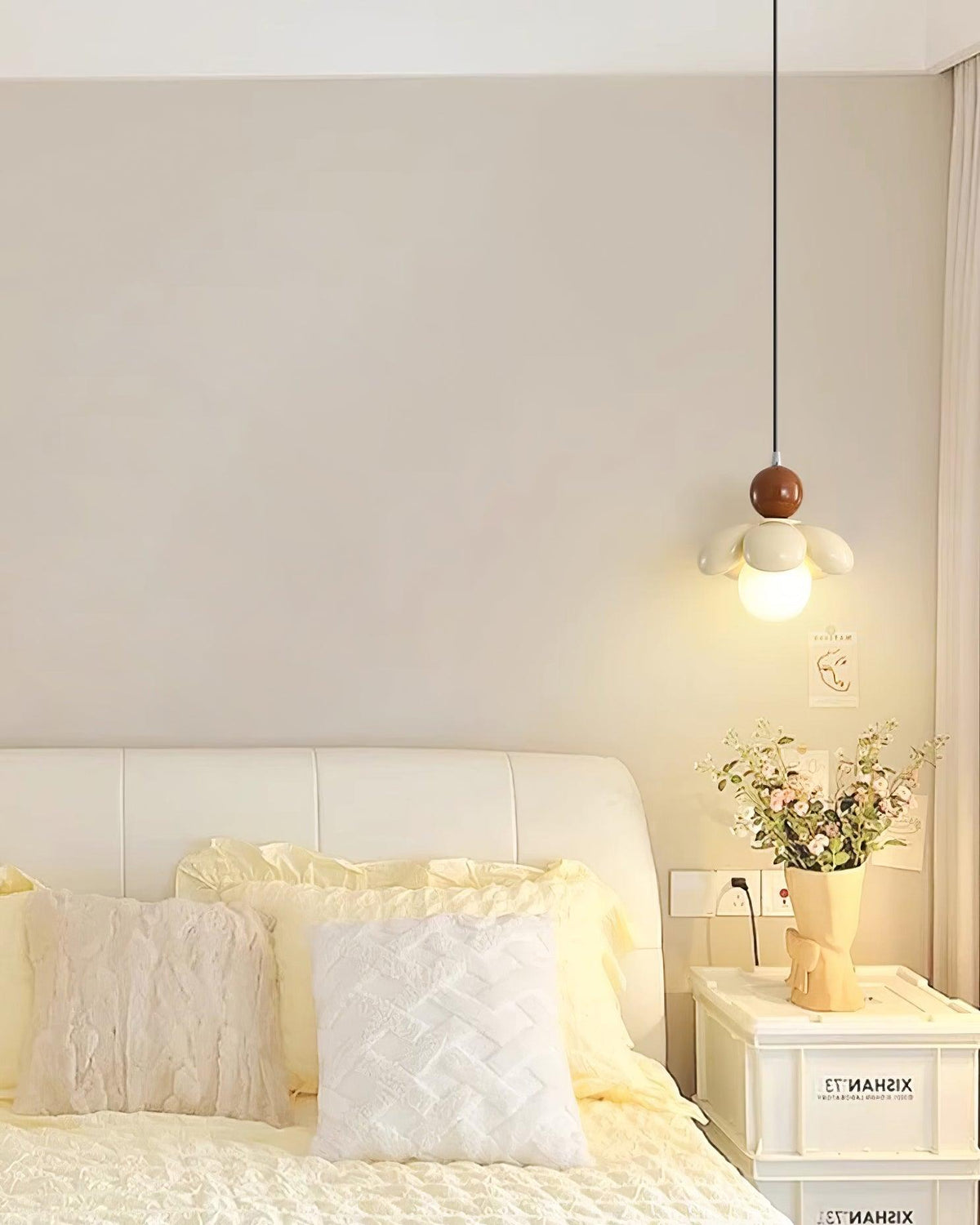 Maru Flower Metal Pendant Lamp — product view 11