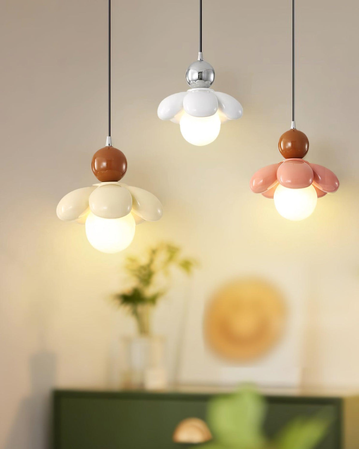 Maru Flower Metal Pendant Lamp — product view 9