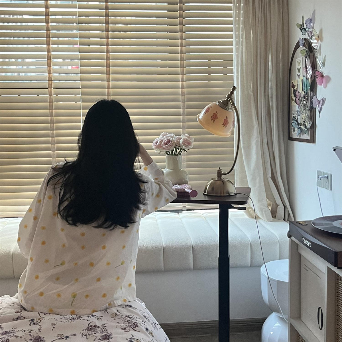 Mishya Floral Glass Table Lamp — product view 10