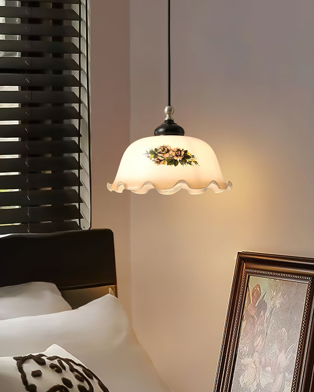 Nonna Floral Glass Pendant Lamp — product view 3