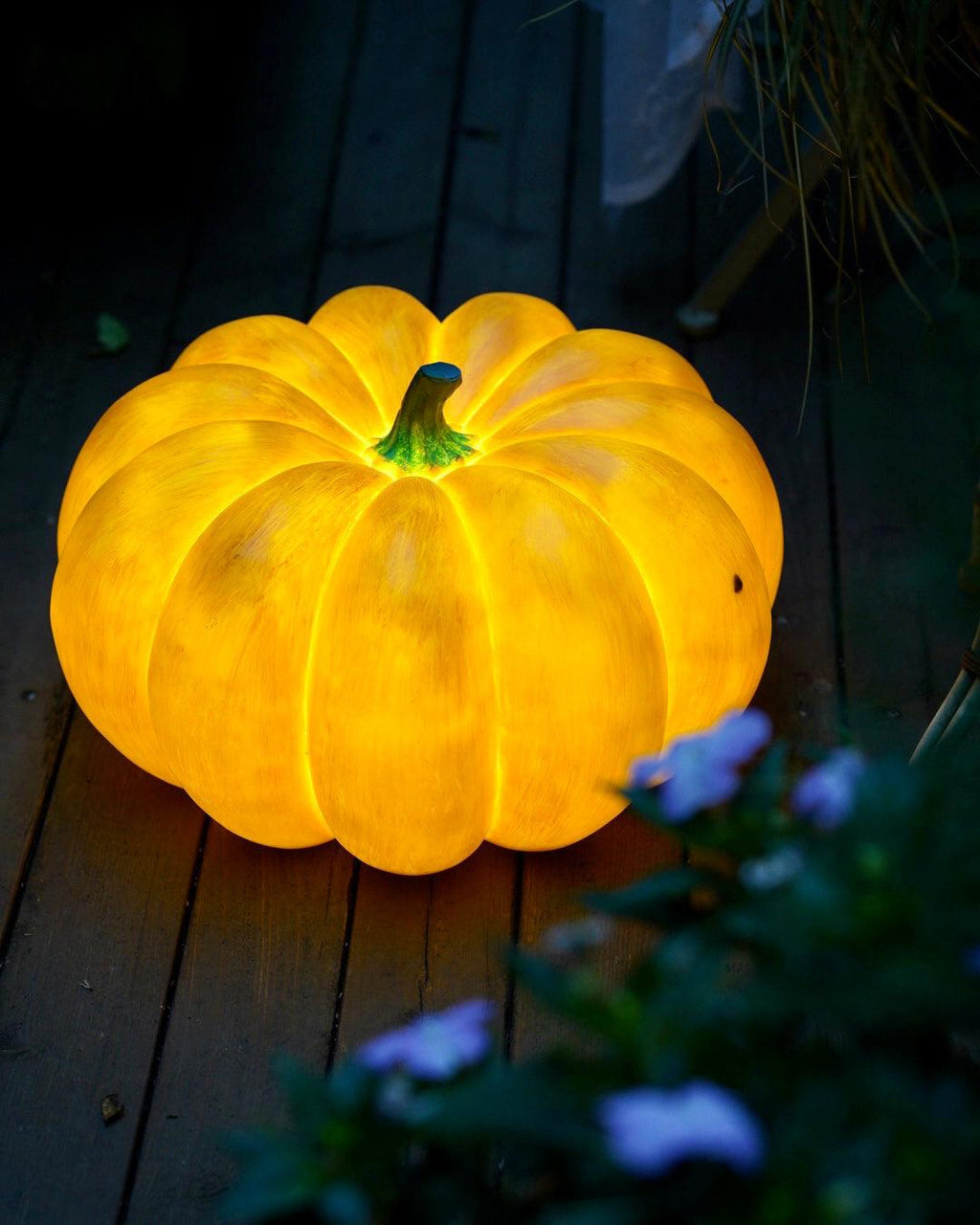 Pumpkin Metal Table Lamp — product view 19