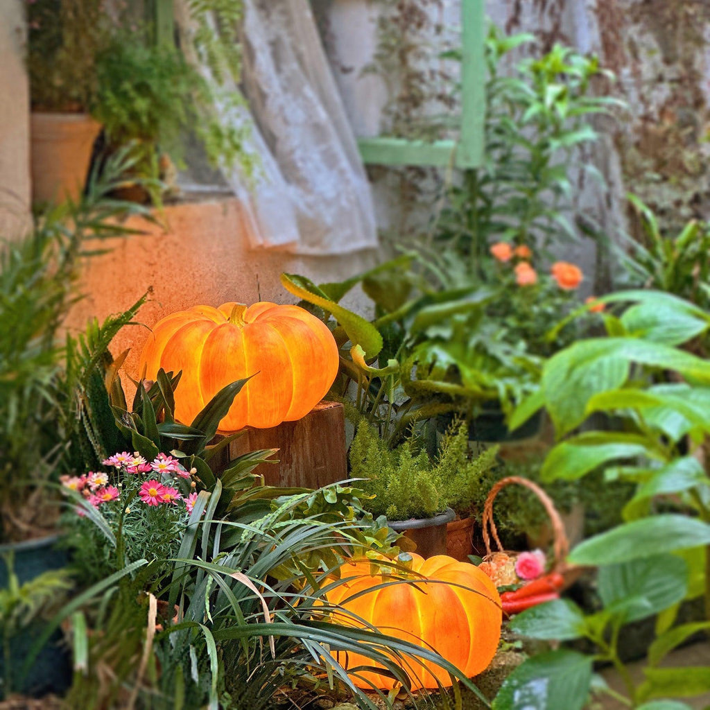 Pumpkin Metal Table Lamp — product view 27