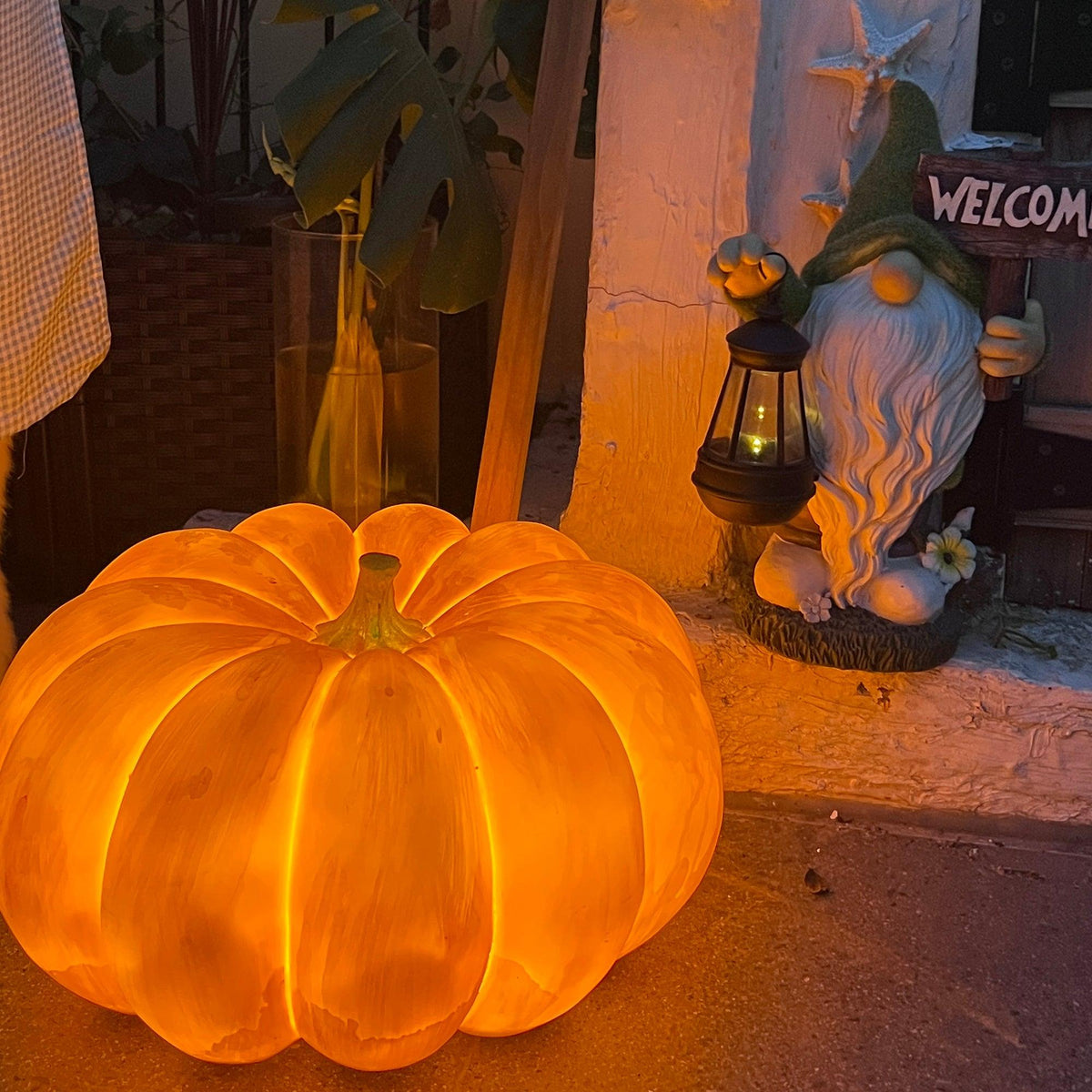 Pumpkin Metal Table Lamp — product view 30