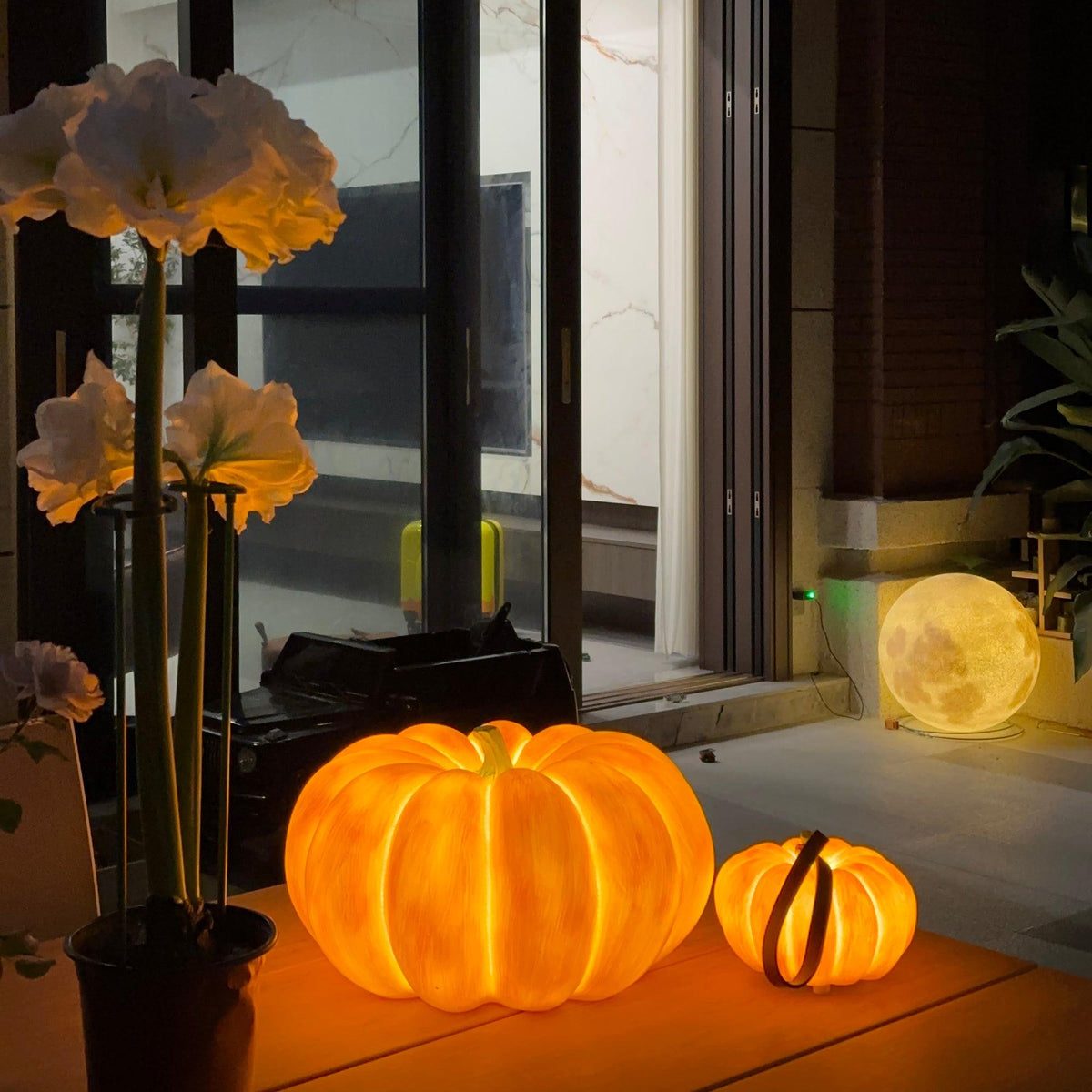 Pumpkin Metal Table Lamp — product view 38