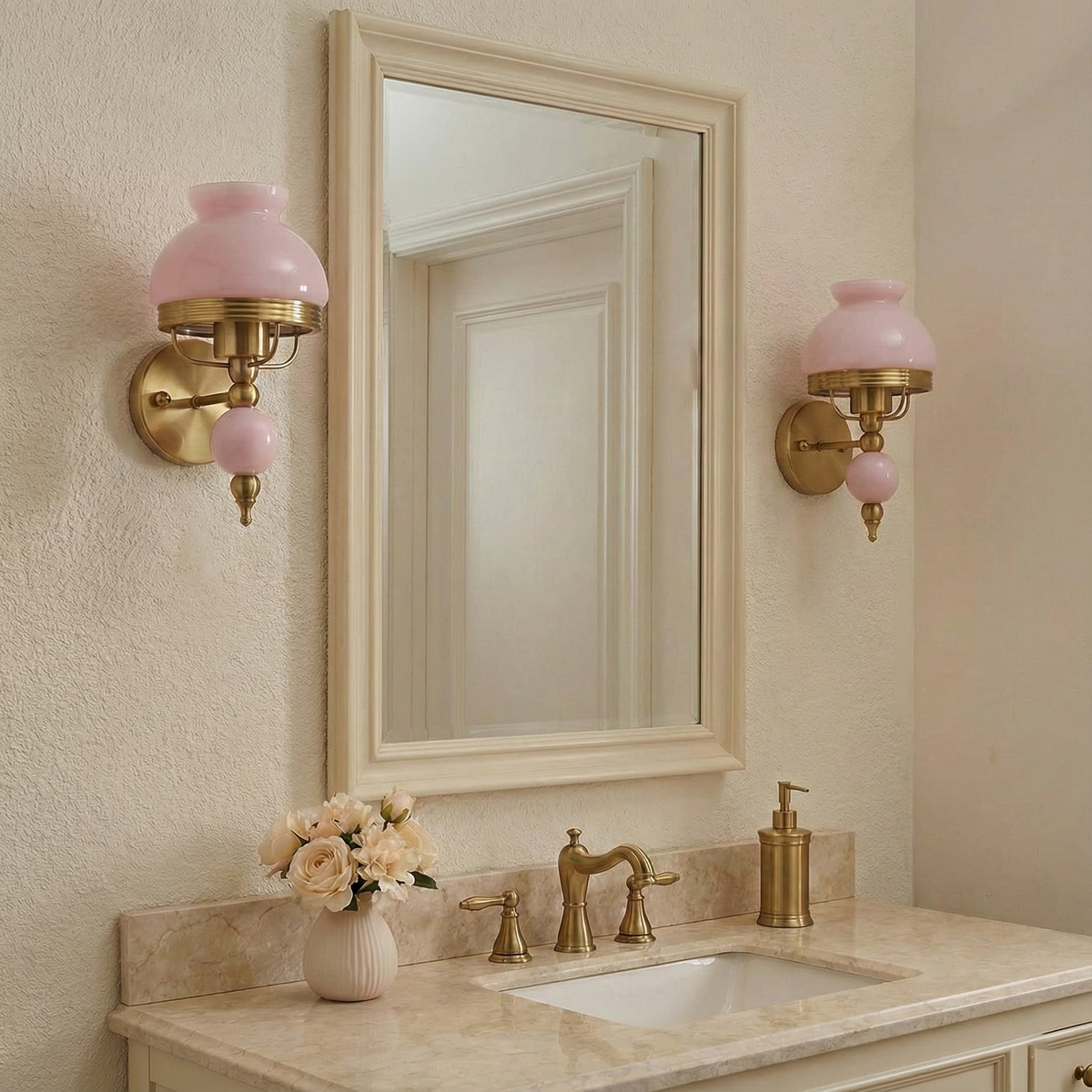 Retro Yuna Wall Lamp — product view 3