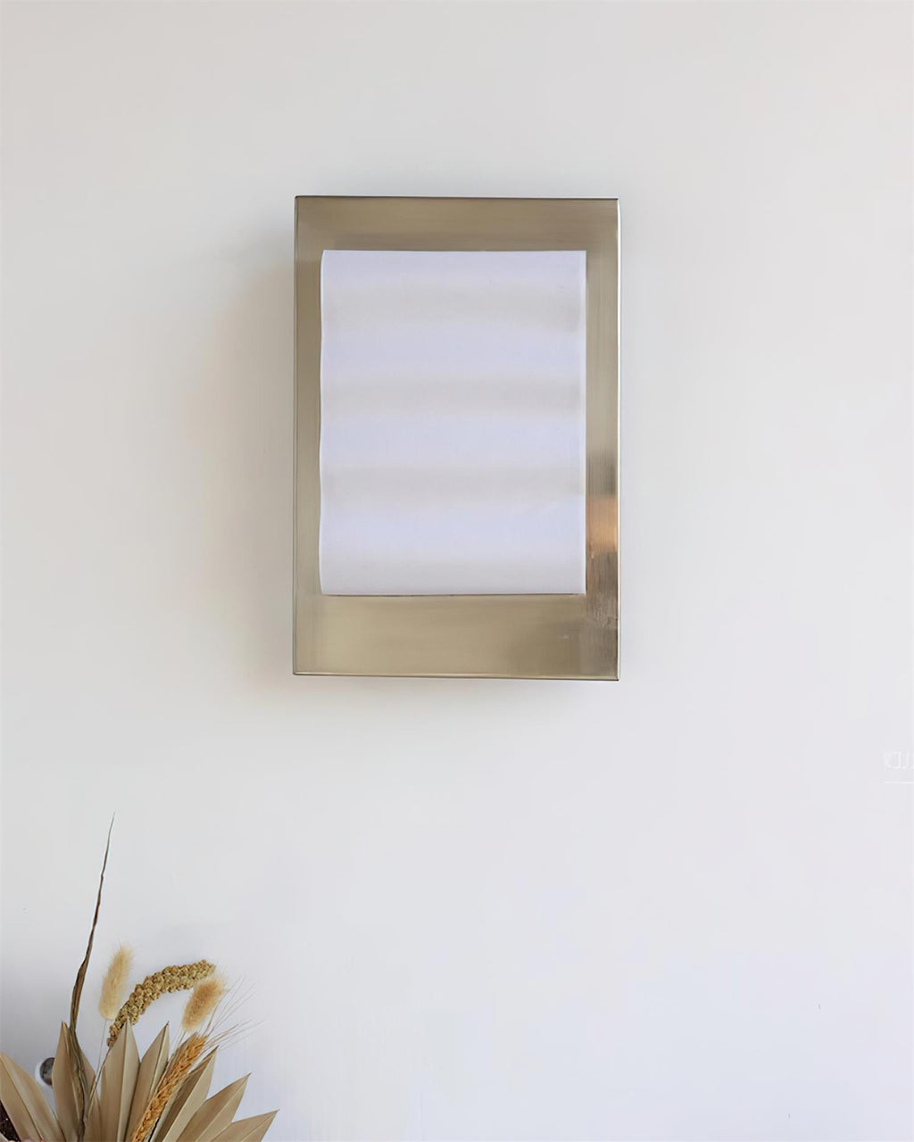 Ripple Edge Metal Wall Lamp — product view 11