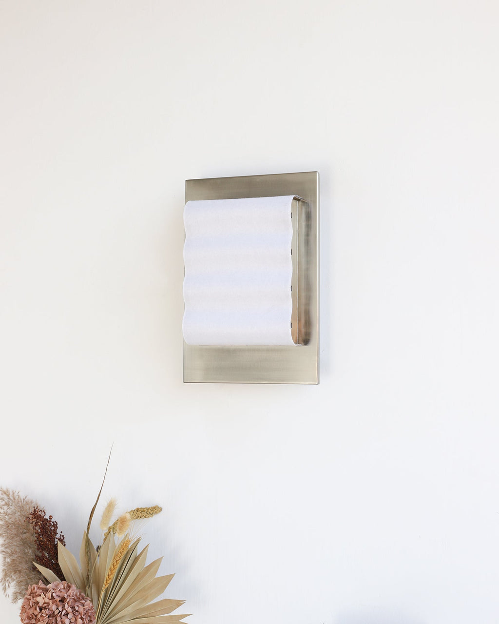 Ripple Edge Metal Wall Lamp — product view 8