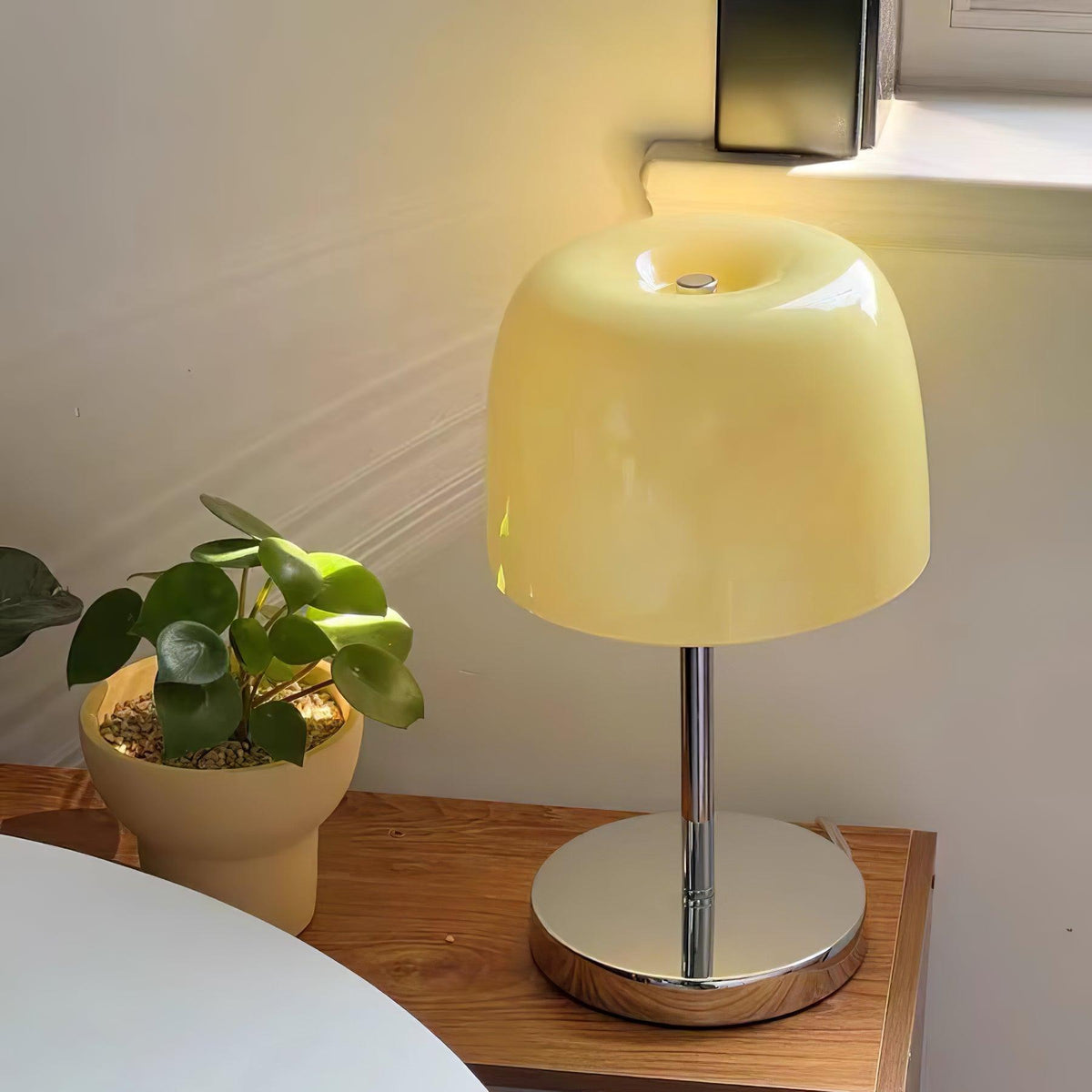 Roxboro Glass Table Lamp — product view 23