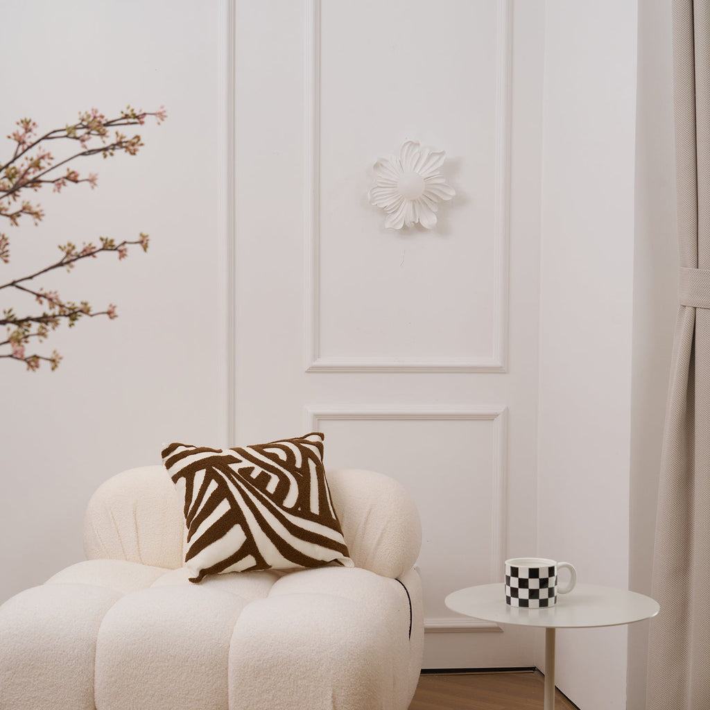 Tina Flower Resin Wall Lamp — product view 42