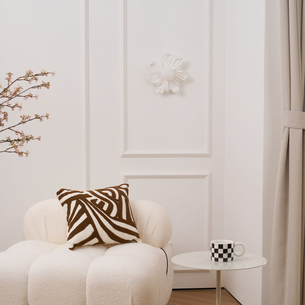 Tina Flower Resin Wall Lamp — product view 34
