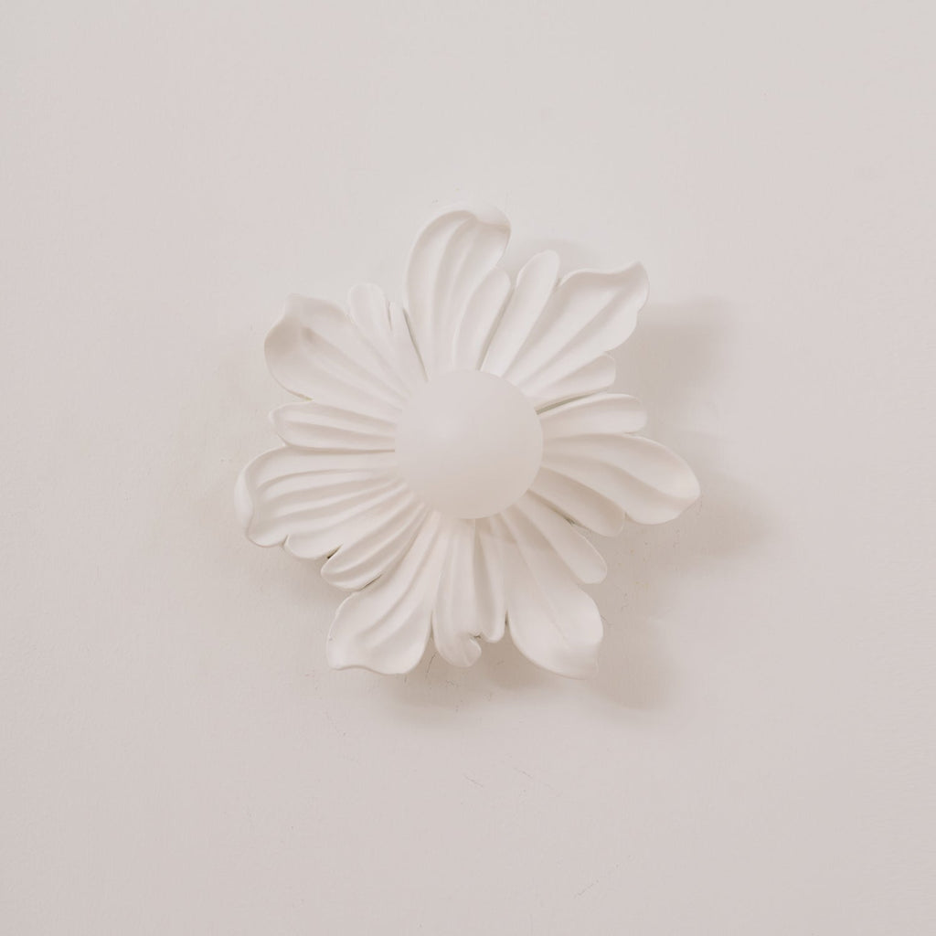 Tina Flower Resin Wall Lamp — product view 35