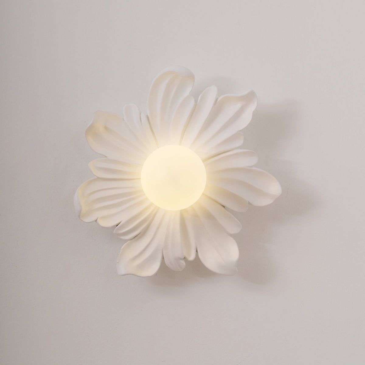 Tina Flower Resin Wall Lamp — product view 36