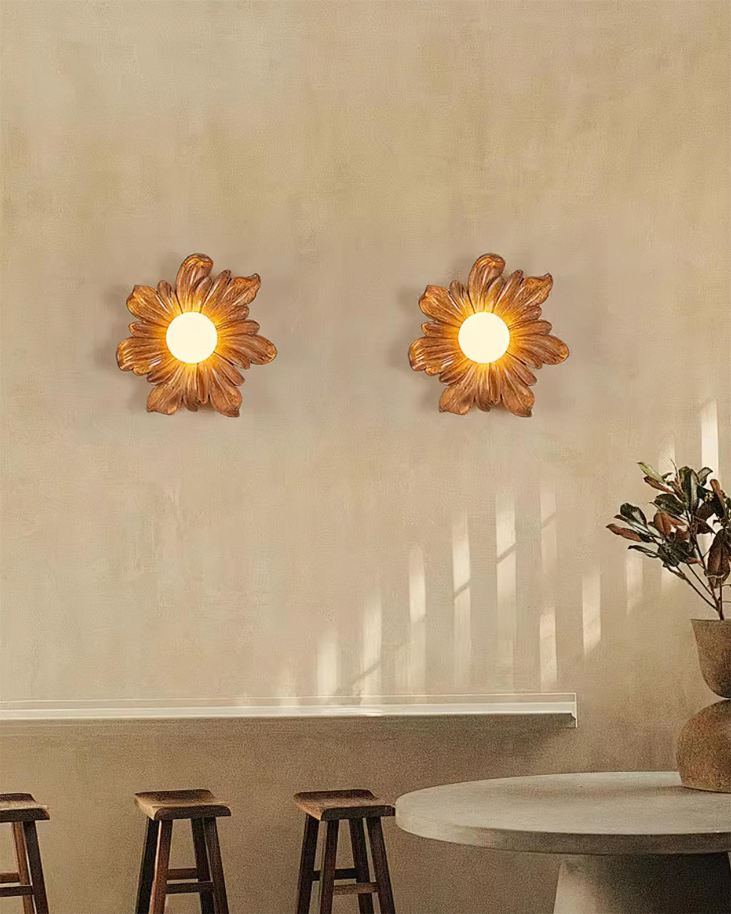 Tina Flower Resin Wall Lamp — product view 19