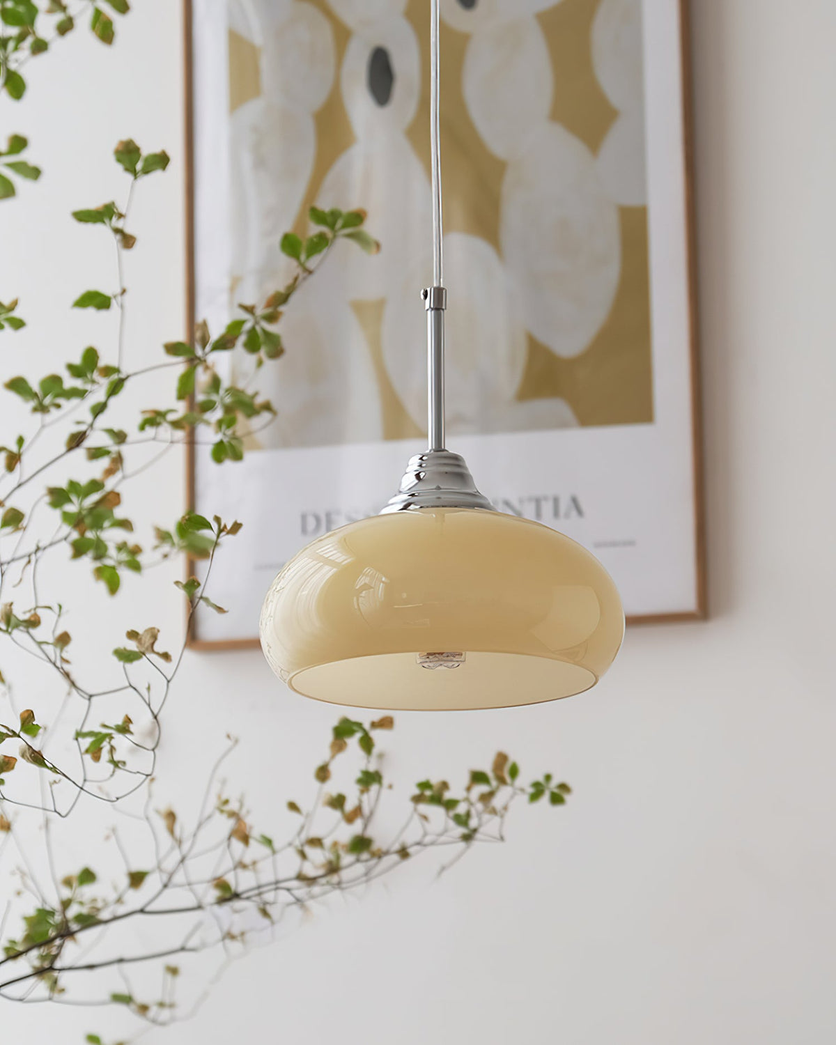 Vanilla Glass Pendant Lamp — product view 4