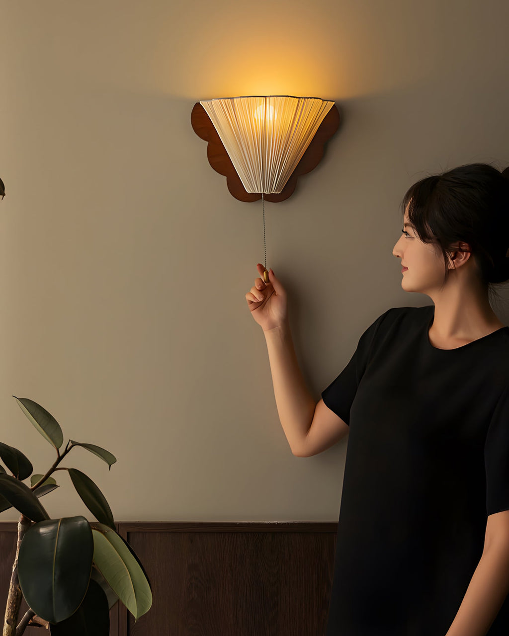 Velune Wood Wall Lamp — product view 3