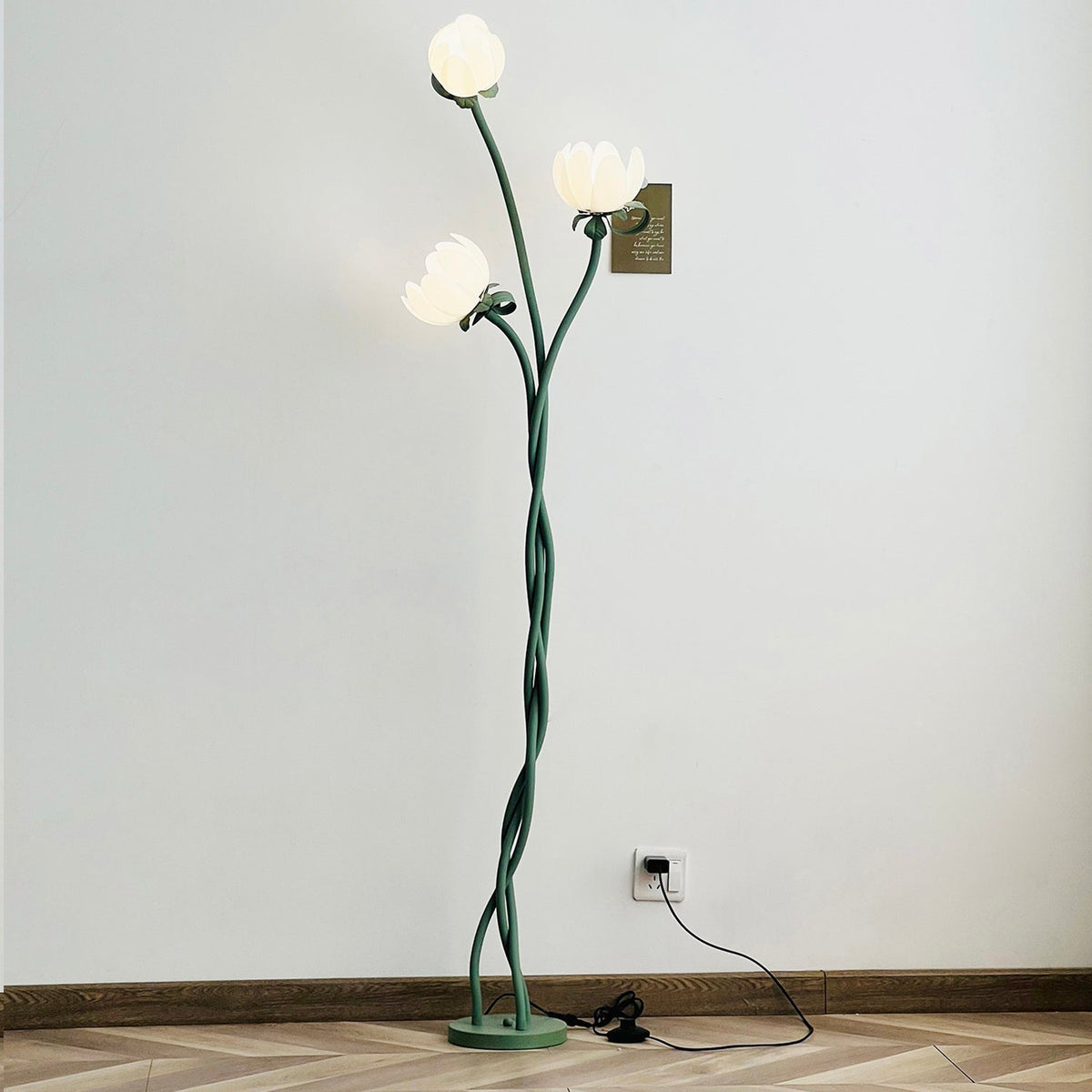 Verdina Metal Floor Lamp — product view 2