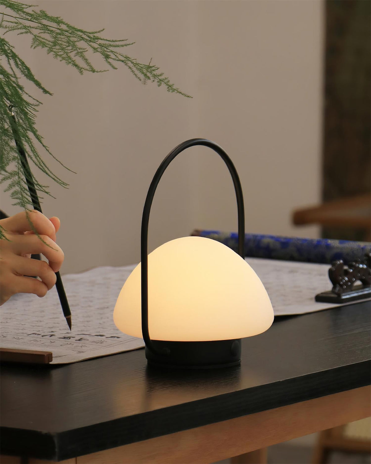 Zoe Portable Table Lamp (built-in battery) — product view 3