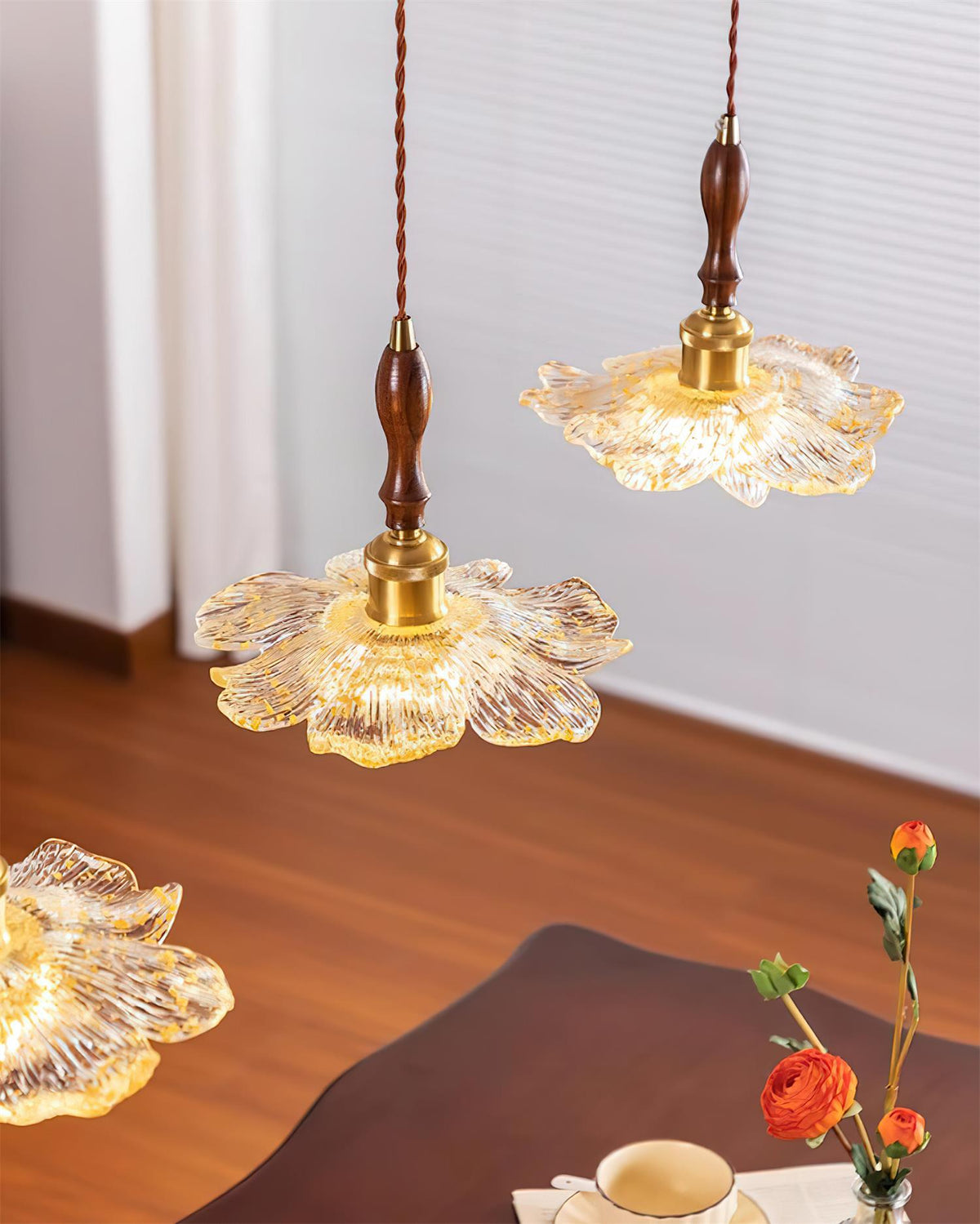 Dalie Lotus Wood Pendant Lamp — product view 3