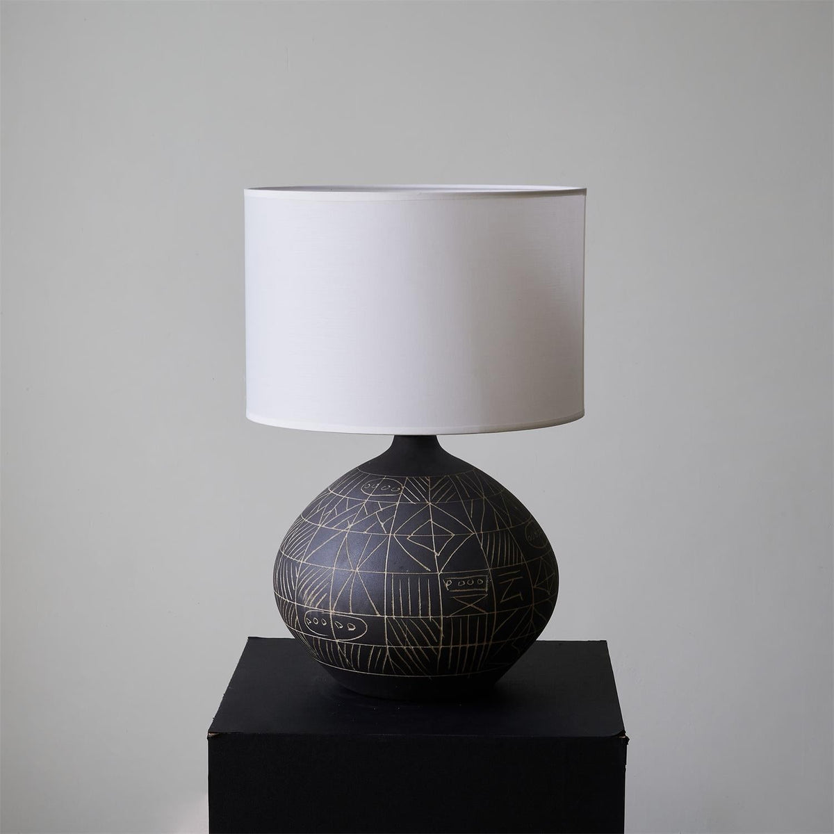 Mako Ceramics Fabric Table Lamp — product view 8