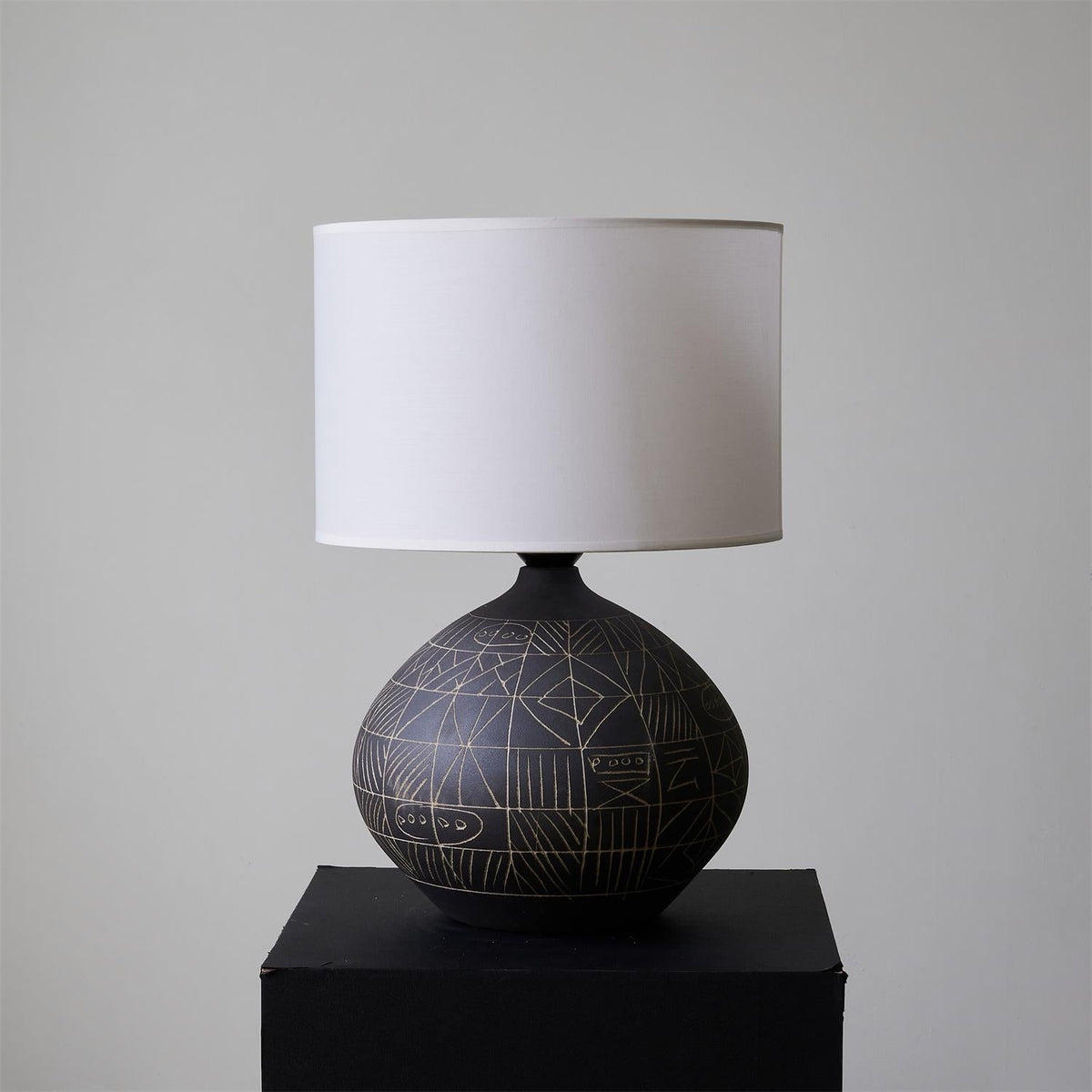 Mako Ceramics Fabric Table Lamp — product view 9