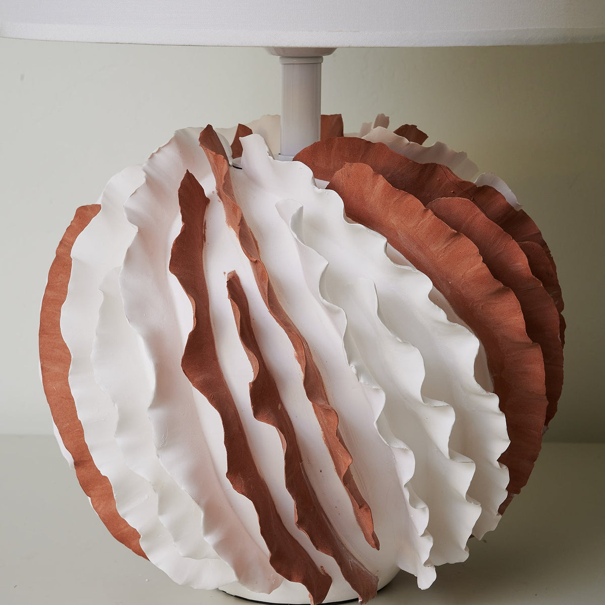 Balza Metal Table Lamp — product view 8