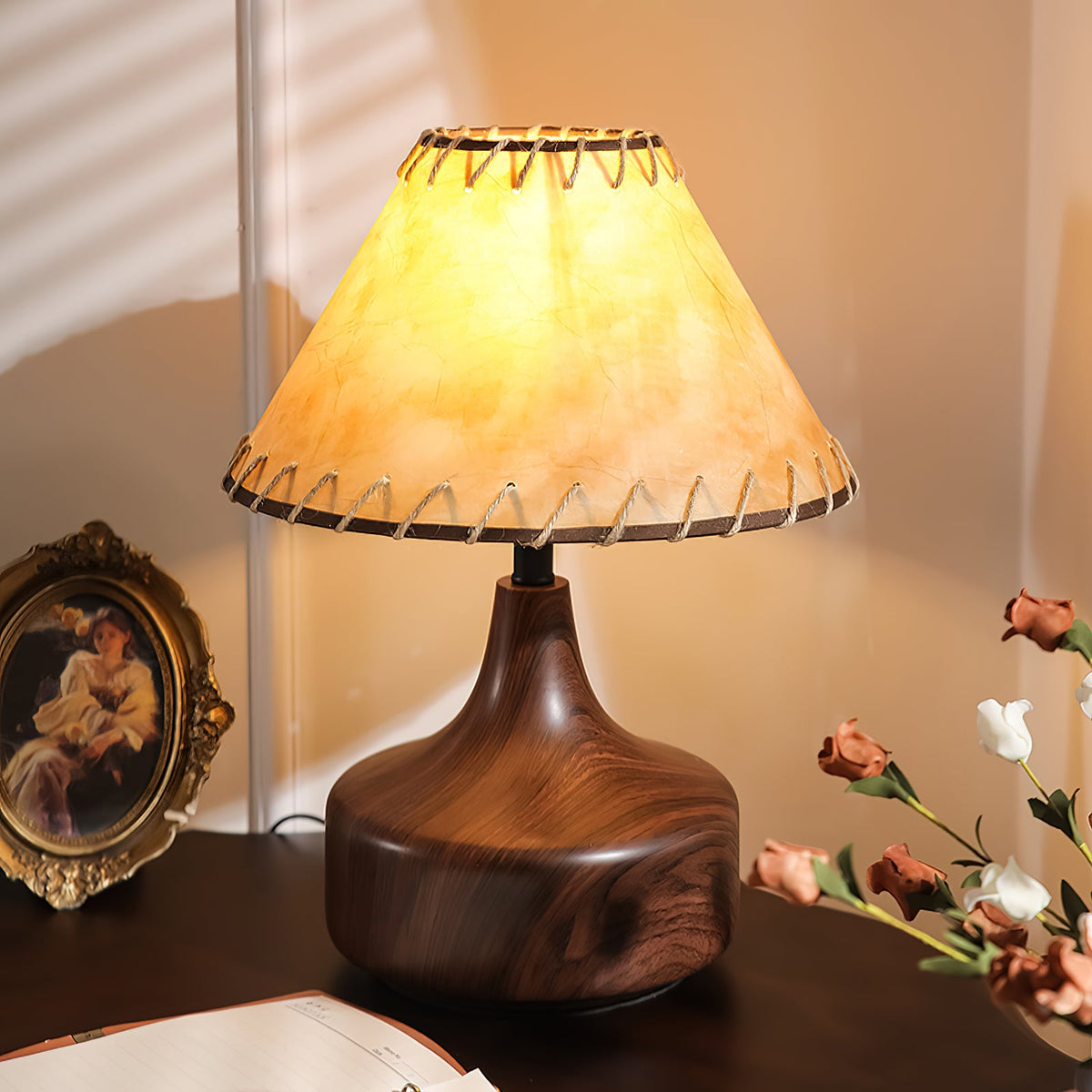 Enora Metal Table Lamp — product view 4