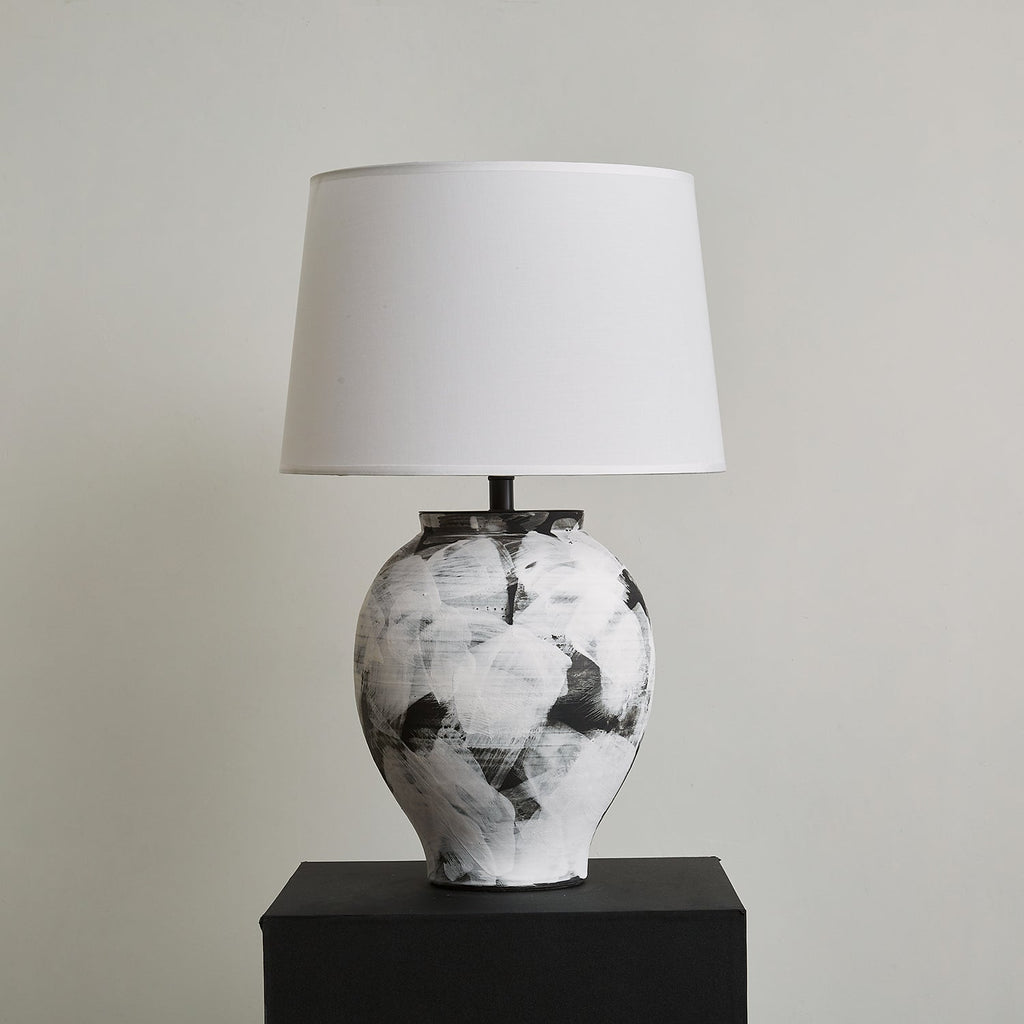 Malta Metal Table Lamp — product view 2