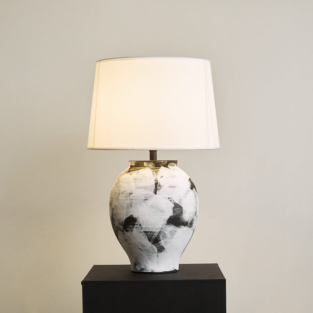 Malta Metal Table Lamp — product view 3