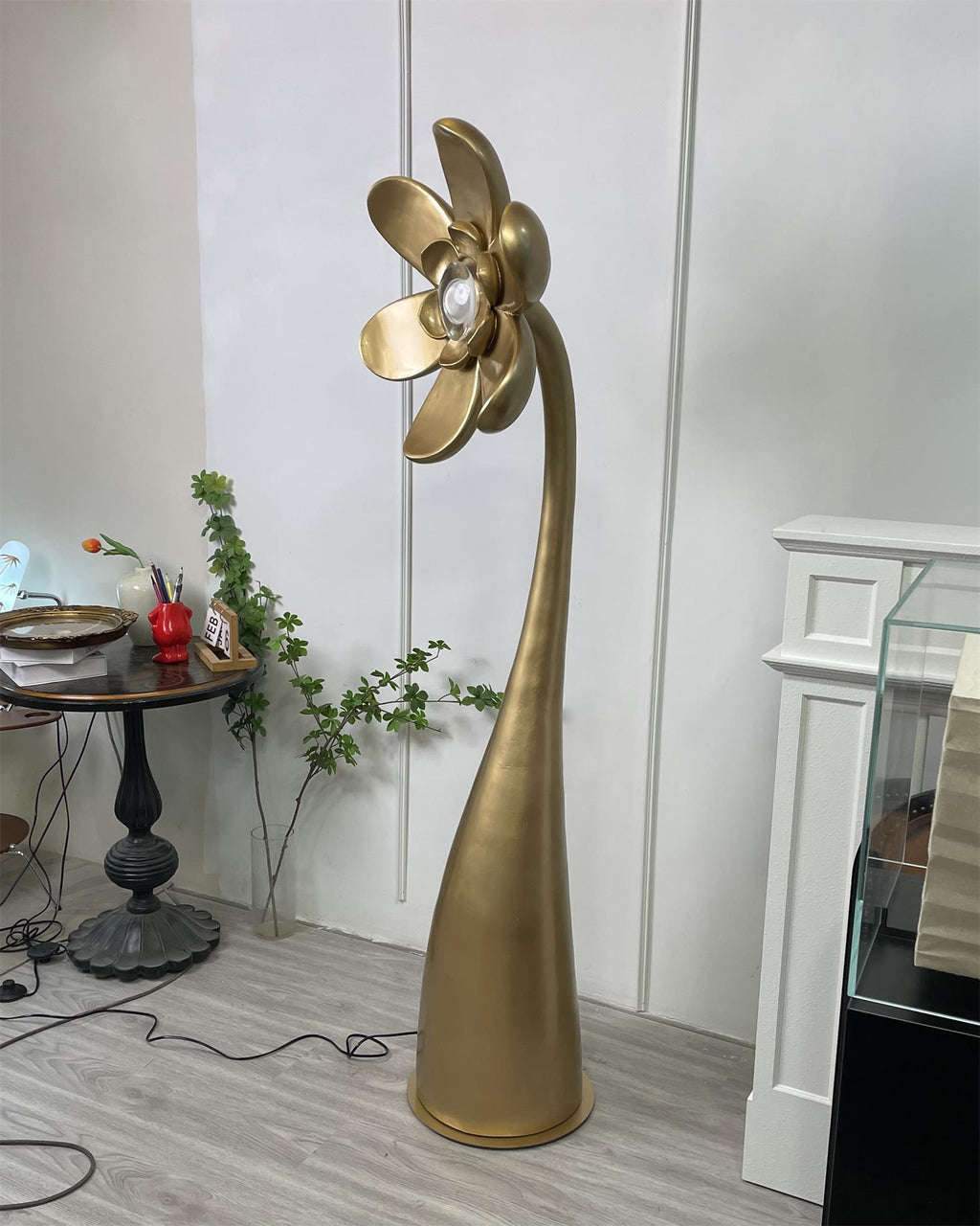 Vicenzio Glass Floor Lamp — product view 4