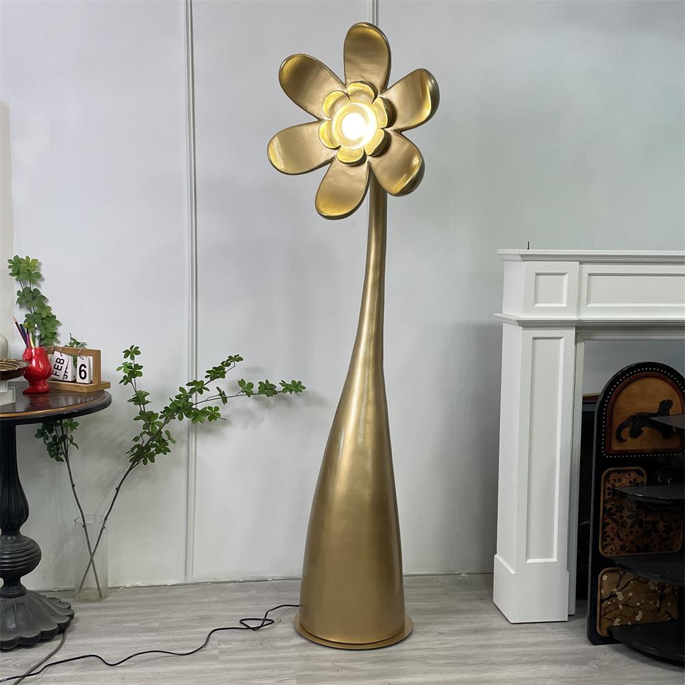 Vicenzio Glass Floor Lamp — product view 8