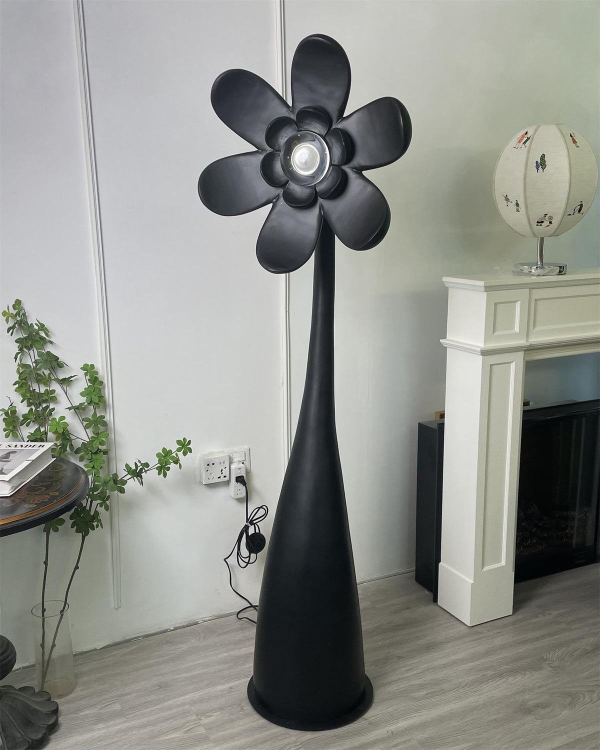 Vicenzio Glass Floor Lamp — product view 15