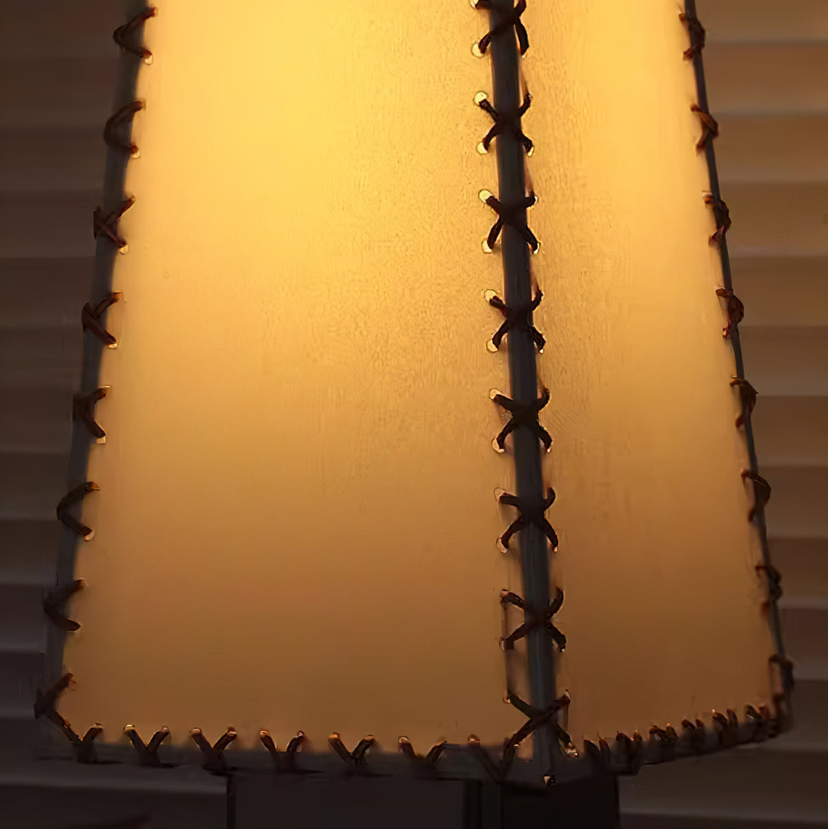 Estela Wood Table Lamp — product view 14