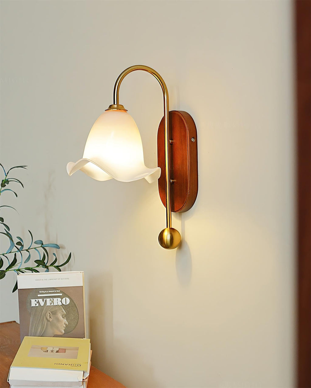 Bellora Glass Wall Lamp — product view 3