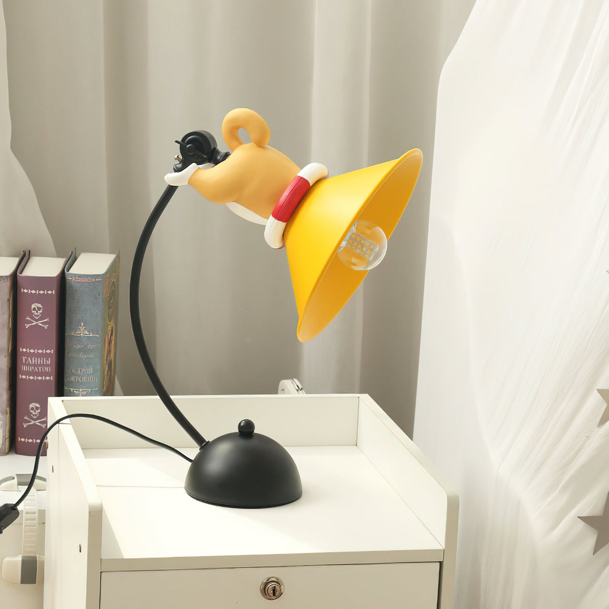 Taily Metal Table Lamp — product view 4