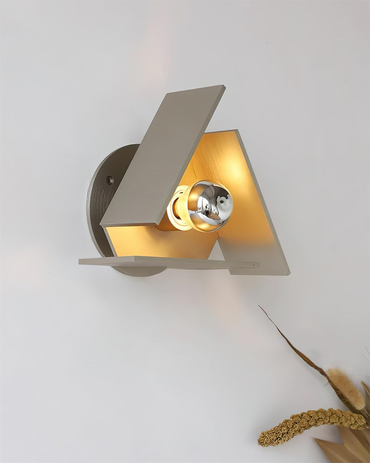 Vanta Metal Wall Lamp — product view 9