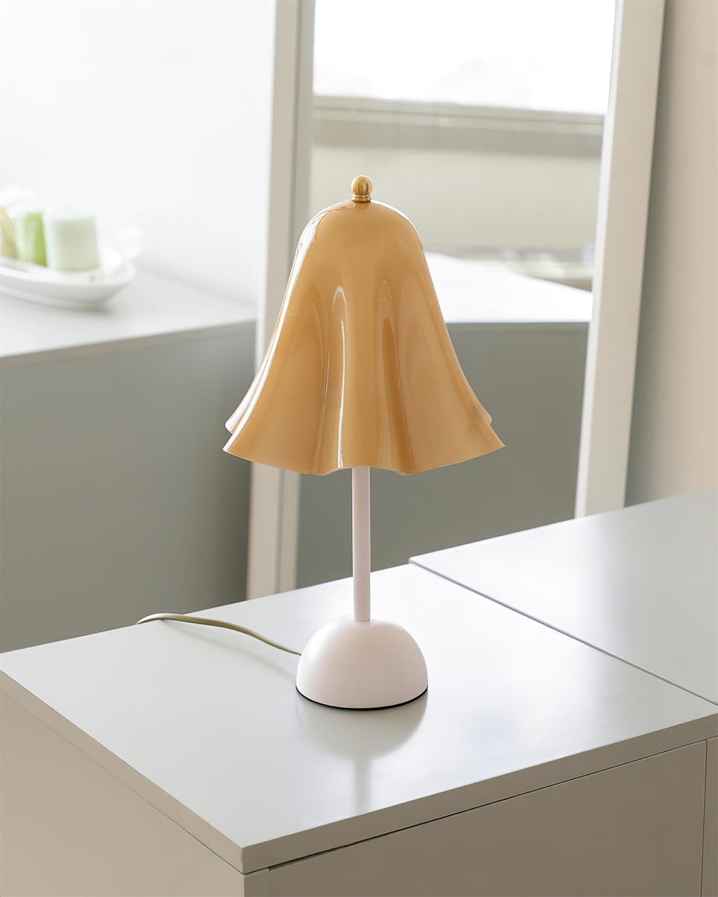 Bellis Glass Table Lamp — product view 3