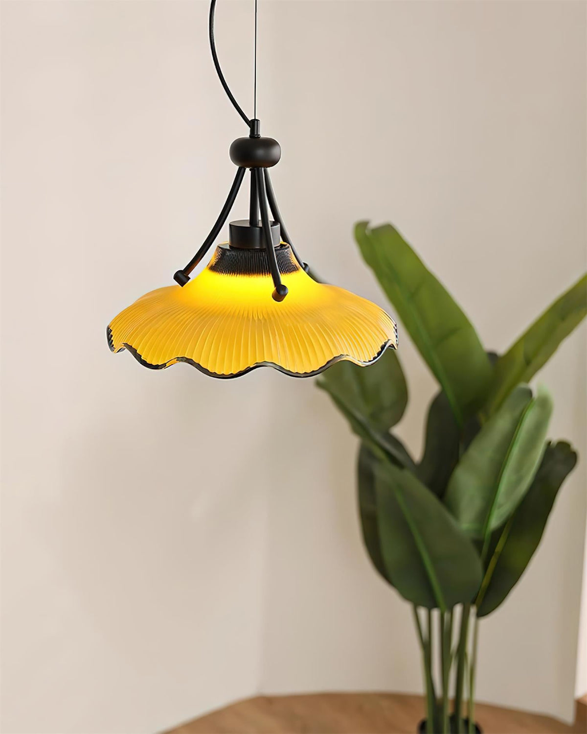 Wavelet Glass Pendant Lamp — product view 11