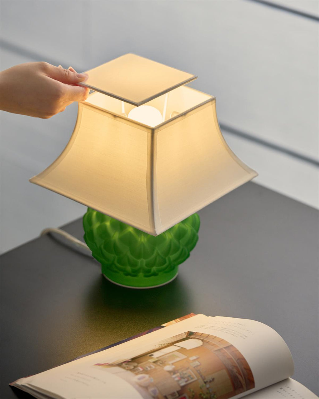 Green Petaluxe Glass Table Lamp — product view 5