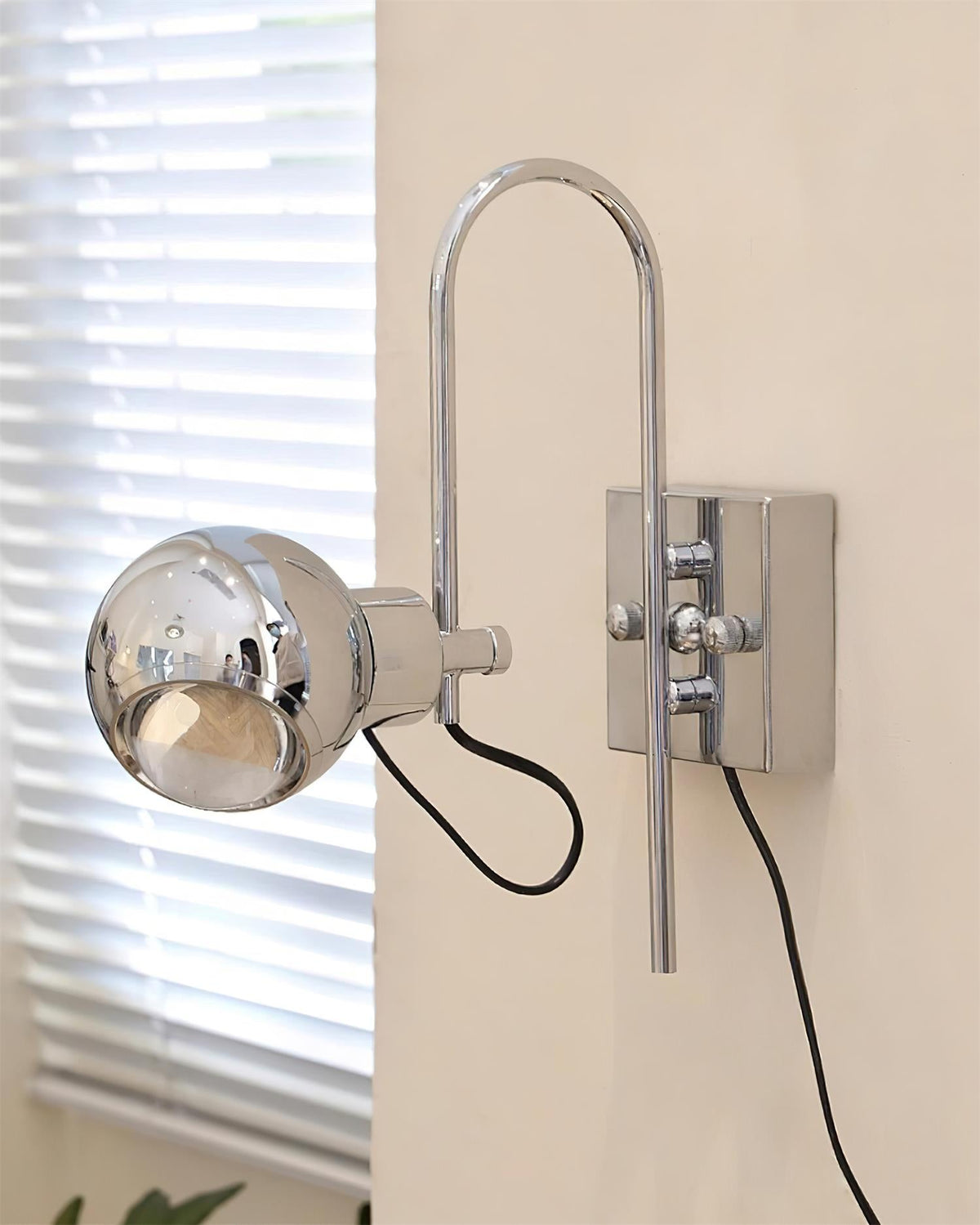 Nova Dot Glass Wall Lamp — product view 4